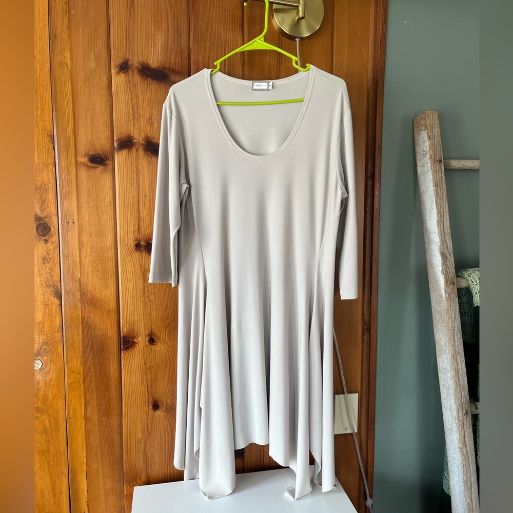 Sympli Off White Scoop Neck Tunic Top- Size 14